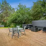 Дом отдыха Family-friendly 8-person With Surrounded By Nature