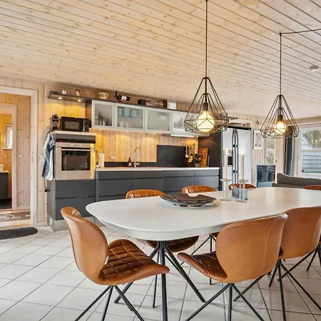 Beautiful 8-person House With Bath In A Scenic Area Holiday home *