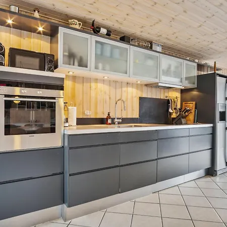 Family-friendly 8-person With Surrounded By Nature Hébergement de vacances Ebeltoft