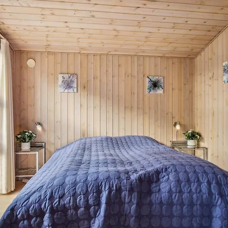 Beautiful 8-person House With Bath In A Scenic Area