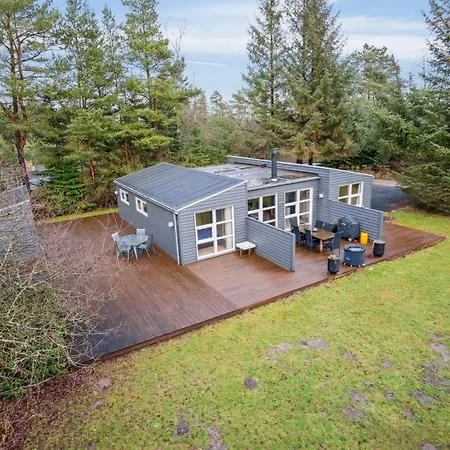 Semesterbostad Family-Friendly 8-Person Holiday Home With Spa Surrounded By Nature