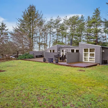 Beautiful 8-person House With Bath In A Scenic Area