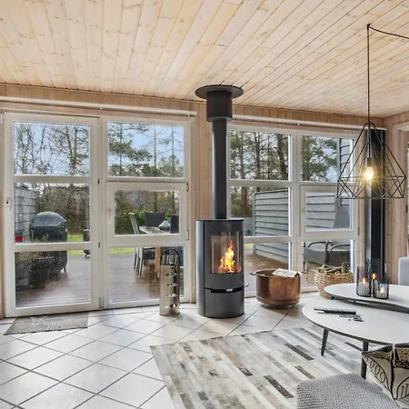 Family-friendly 8-person With Surrounded By Nature Hébergement de vacances Ebeltoft