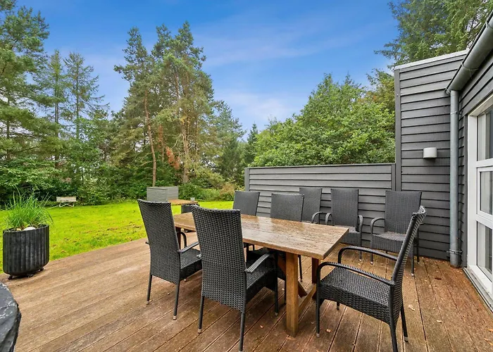 Semesterbostad Family-Friendly 8-Person Holiday Home With Spa Surrounded By Nature *