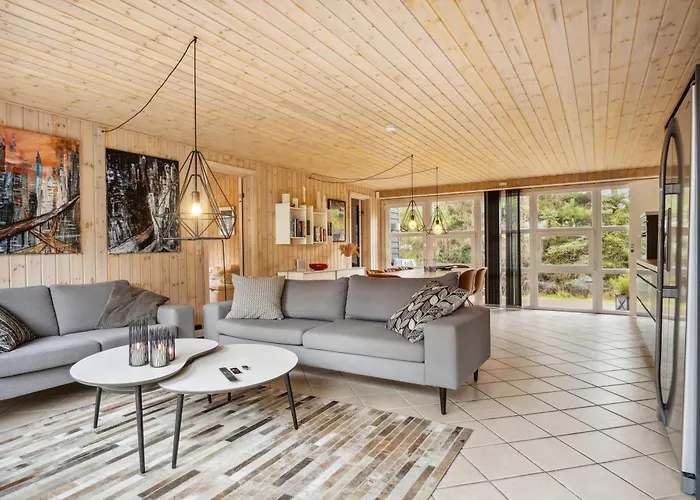 Family-Friendly 8-Person Holiday Home With Spa Surrounded By Nature Semesterbostad