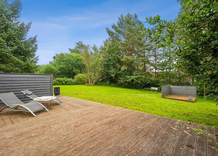 Semesterbostad Family-Friendly 8-Person Holiday Home With Spa Surrounded By Nature Ebeltoft