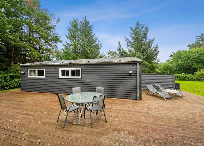 Semesterbostad Family-Friendly 8-Person Holiday Home With Spa Surrounded By Nature Ebeltoft