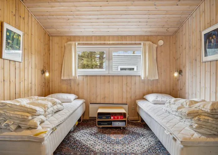 Semesterbostad Family-Friendly 8-Person Holiday Home With Spa Surrounded By Nature